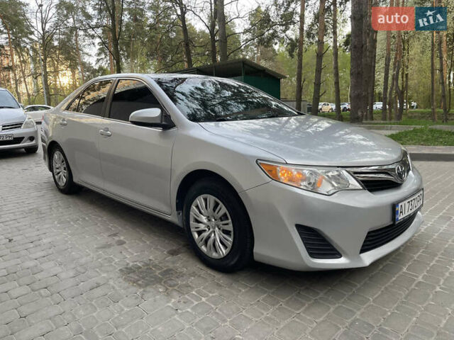 Серый Тойота Камри, объемом двигателя 2.5 л и пробегом 139 тыс. км за 13000 $, фото 7 на Automoto.ua