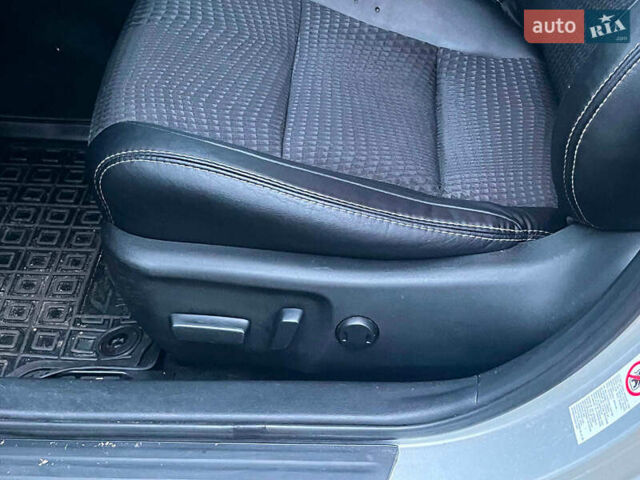 Сірий Тойота Камрі, об'ємом двигуна 2.5 л та пробігом 297 тис. км за 10390 $, фото 28 на Automoto.ua