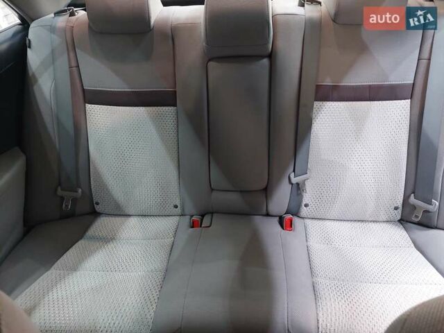 Серый Тойота Камри, объемом двигателя 2.5 л и пробегом 150 тыс. км за 15200 $, фото 1 на Automoto.ua