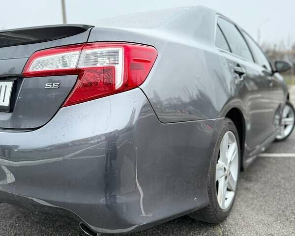 Сірий Тойота Камрі, об'ємом двигуна 2.49 л та пробігом 230 тис. км за 11000 $, фото 5 на Automoto.ua