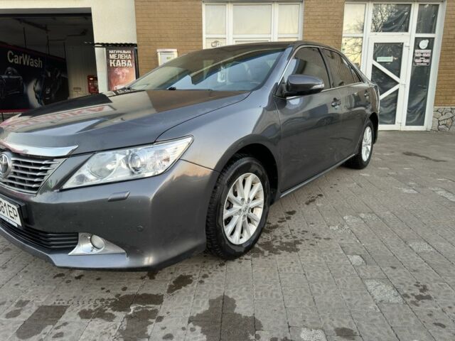 Серый Тойота Камри, объемом двигателя 2.5 л и пробегом 250 тыс. км за 12000 $, фото 4 на Automoto.ua