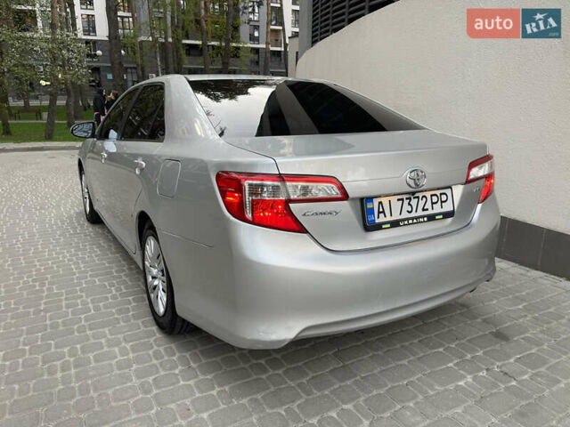 Серый Тойота Камри, объемом двигателя 2.5 л и пробегом 139 тыс. км за 13000 $, фото 9 на Automoto.ua