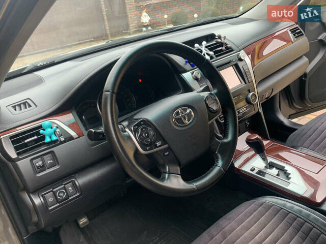 Сірий Тойота Камрі, об'ємом двигуна 2.49 л та пробігом 225 тис. км за 12800 $, фото 37 на Automoto.ua