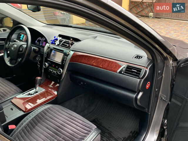 Сірий Тойота Камрі, об'ємом двигуна 2.49 л та пробігом 225 тис. км за 12800 $, фото 9 на Automoto.ua