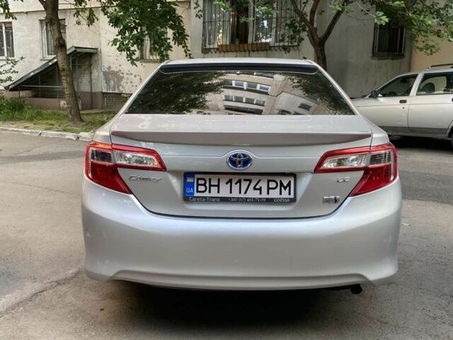 Серый Тойота Камри, объемом двигателя 2.5 л и пробегом 320 тыс. км за 9800 $, фото 3 на Automoto.ua