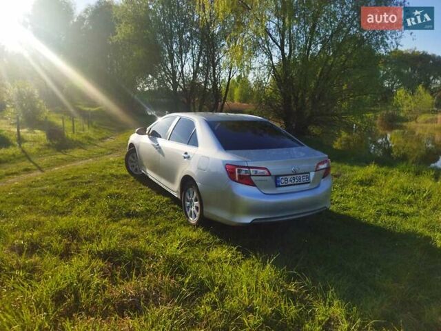 Сірий Тойота Камрі, об'ємом двигуна 2.49 л та пробігом 160 тис. км за 10000 $, фото 5 на Automoto.ua