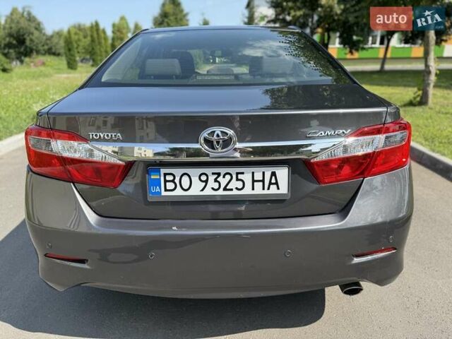 Серый Тойота Камри, объемом двигателя 2.49 л и пробегом 285 тыс. км за 12500 $, фото 34 на Automoto.ua