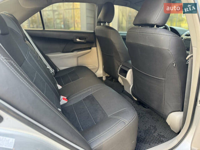 Серый Тойота Камри, объемом двигателя 2.49 л и пробегом 179 тыс. км за 12777 $, фото 23 на Automoto.ua