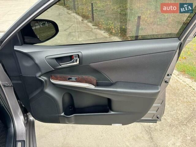 Серый Тойота Камри, объемом двигателя 2.49 л и пробегом 114 тыс. км за 17700 $, фото 17 на Automoto.ua