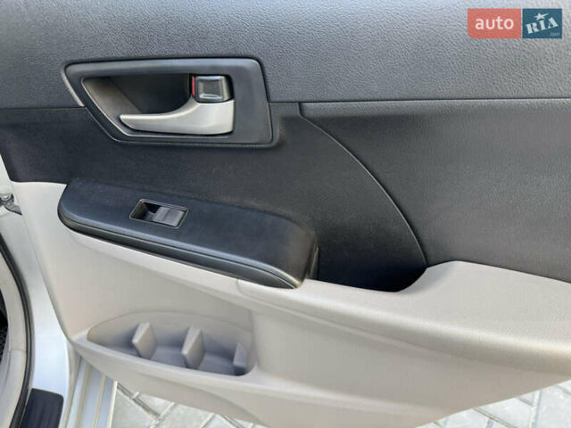 Серый Тойота Камри, объемом двигателя 2.49 л и пробегом 179 тыс. км за 12777 $, фото 22 на Automoto.ua