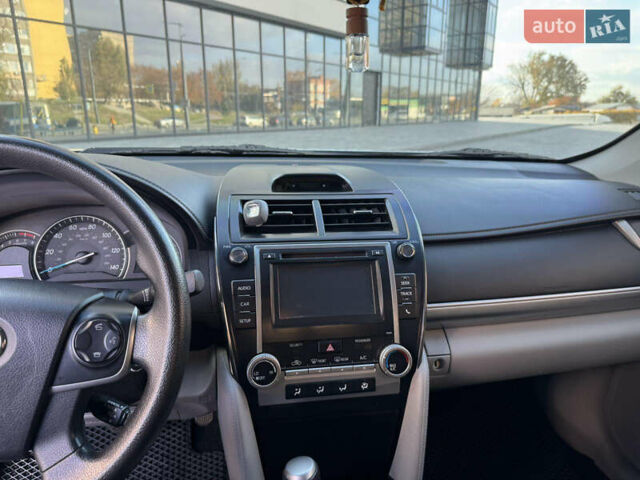 Серый Тойота Камри, объемом двигателя 2.49 л и пробегом 179 тыс. км за 12777 $, фото 11 на Automoto.ua
