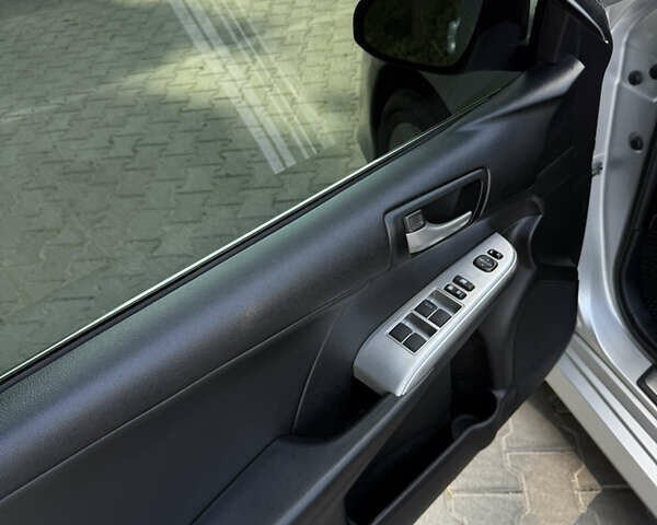 Серый Тойота Камри, объемом двигателя 2.49 л и пробегом 147 тыс. км за 13800 $, фото 44 на Automoto.ua