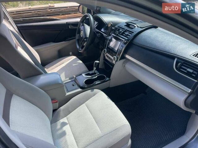 Серый Тойота Камри, объемом двигателя 2.49 л и пробегом 100 тыс. км за 11499 $, фото 13 на Automoto.ua