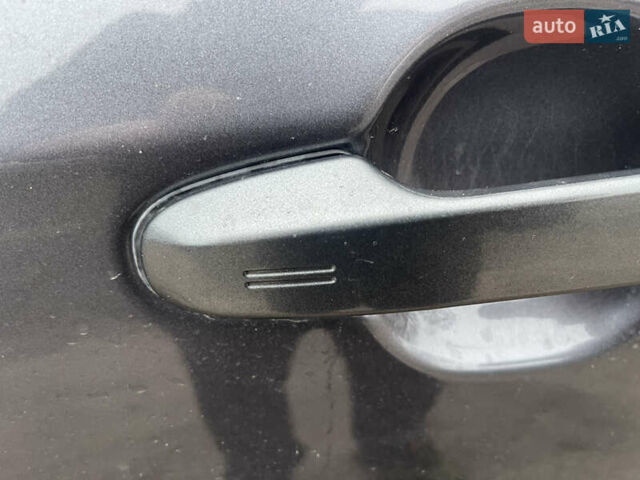 Серый Тойота Камри, объемом двигателя 0 л и пробегом 160 тыс. км за 13700 $, фото 15 на Automoto.ua