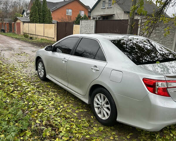 Сірий Тойота Камрі, об'ємом двигуна 2.5 л та пробігом 185 тис. км за 11300 $, фото 2 на Automoto.ua