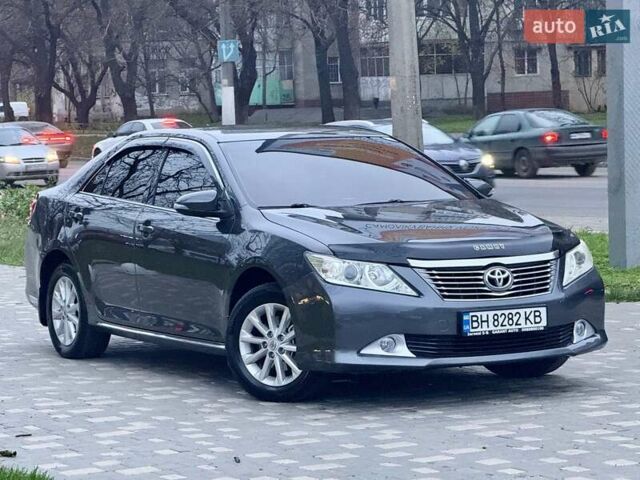 Сірий Тойота Камрі, об'ємом двигуна 2.5 л та пробігом 271 тис. км за 11900 $, фото 28 на Automoto.ua