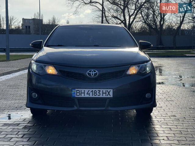 Сірий Тойота Камрі, об'ємом двигуна 2.5 л та пробігом 160 тис. км за 10500 $, фото 9 на Automoto.ua