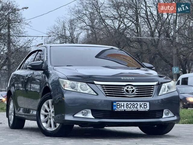 Сірий Тойота Камрі, об'ємом двигуна 2.5 л та пробігом 271 тис. км за 11900 $, фото 25 на Automoto.ua
