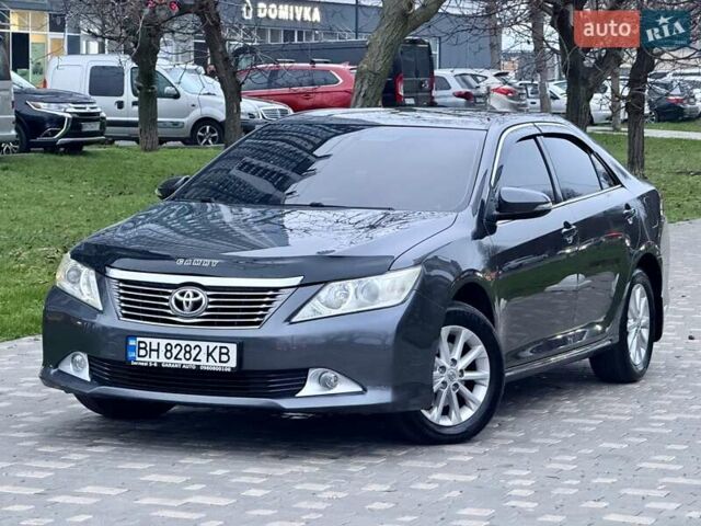 Сірий Тойота Камрі, об'ємом двигуна 2.5 л та пробігом 271 тис. км за 11900 $, фото 16 на Automoto.ua