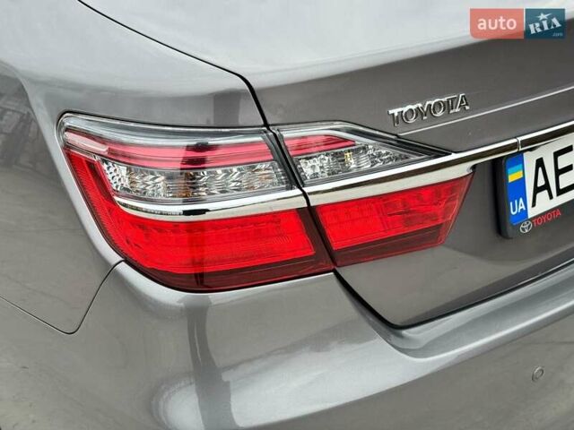Серый Тойота Камри, объемом двигателя 2.49 л и пробегом 114 тыс. км за 17700 $, фото 1 на Automoto.ua