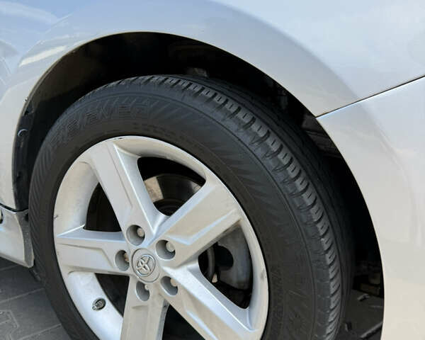 Серый Тойота Камри, объемом двигателя 2.49 л и пробегом 147 тыс. км за 13800 $, фото 28 на Automoto.ua