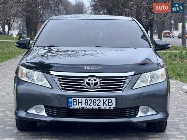 Сірий Тойота Камрі, об'ємом двигуна 2.5 л та пробігом 271 тис. км за 11900 $, фото 2 на Automoto.ua