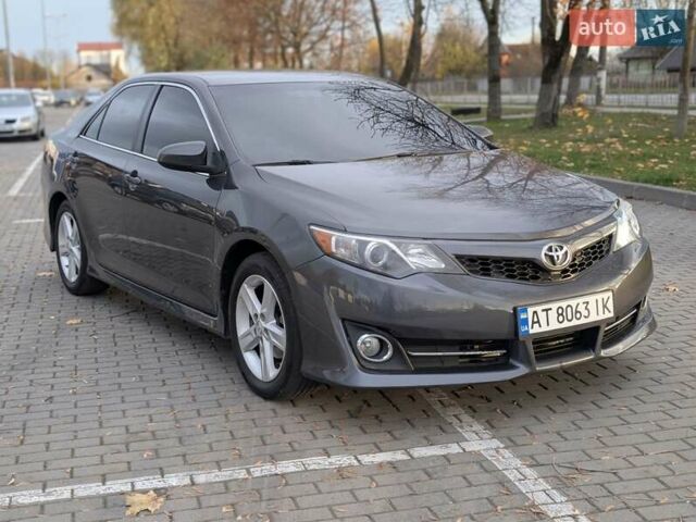 Тойота Камри 2014 в Коломые на Automoto.ua Серый Тойота Камри, объемом двигателя 2.5 л и пробегом 241 тыс. км за 10850 $, фото 5 на Automoto.ua