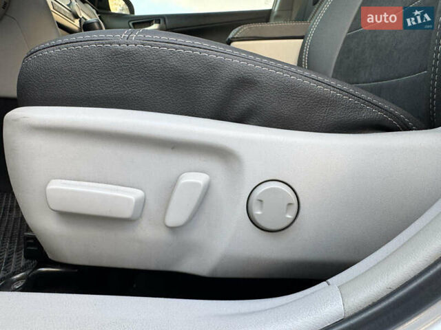 Серый Тойота Камри, объемом двигателя 2.49 л и пробегом 179 тыс. км за 12777 $, фото 16 на Automoto.ua