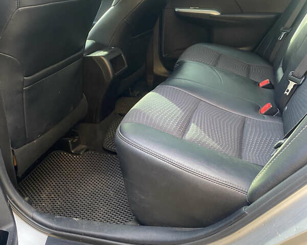 Сірий Тойота Камрі, об'ємом двигуна 3.46 л та пробігом 210 тис. км за 15000 $, фото 5 на Automoto.ua