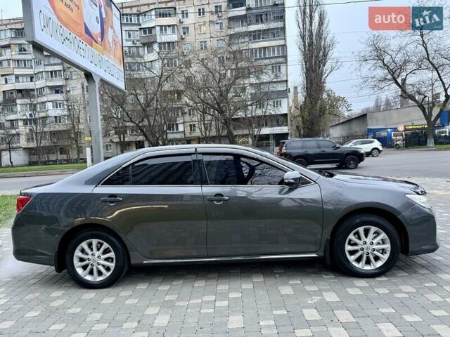 Сірий Тойота Камрі, об'ємом двигуна 2.5 л та пробігом 271 тис. км за 11900 $, фото 8 на Automoto.ua