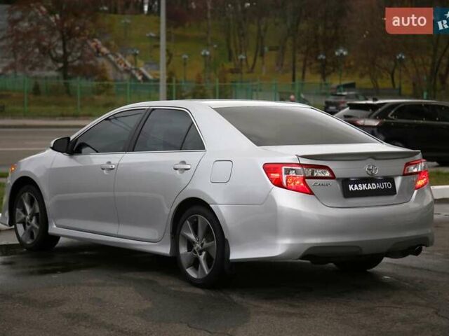 Сірий Тойота Камрі, об'ємом двигуна 2.49 л та пробігом 210 тис. км за 15500 $, фото 3 на Automoto.ua