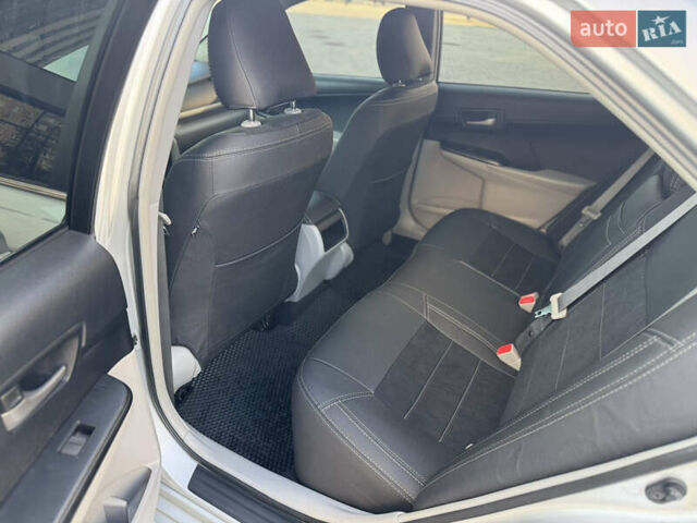 Серый Тойота Камри, объемом двигателя 2.49 л и пробегом 179 тыс. км за 12777 $, фото 34 на Automoto.ua