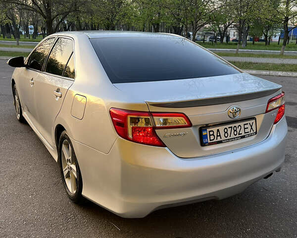 Сірий Тойота Камрі, об'ємом двигуна 2.49 л та пробігом 193 тис. км за 11200 $, фото 5 на Automoto.ua