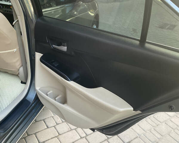 Серый Тойота Камри, объемом двигателя 2.49 л и пробегом 340 тыс. км за 10500 $, фото 8 на Automoto.ua