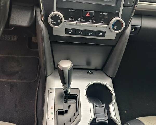 Серый Тойота Камри, объемом двигателя 2.5 л и пробегом 160 тыс. км за 11750 $, фото 10 на Automoto.ua