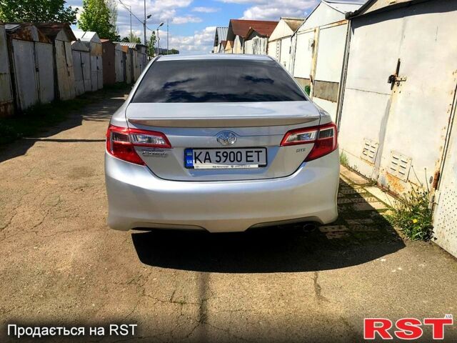 Сірий Тойота Камрі, об'ємом двигуна 2.5 л та пробігом 282 тис. км за 11420 $, фото 4 на Automoto.ua