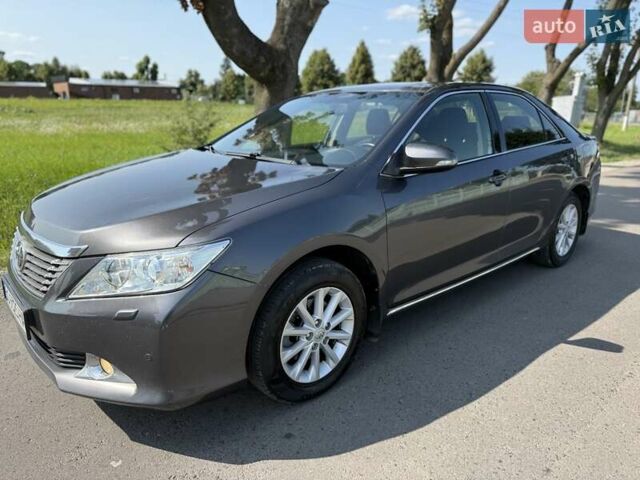 Сірий Тойота Камрі, об'ємом двигуна 2.49 л та пробігом 284 тис. км за 12500 $, фото 18 на Automoto.ua