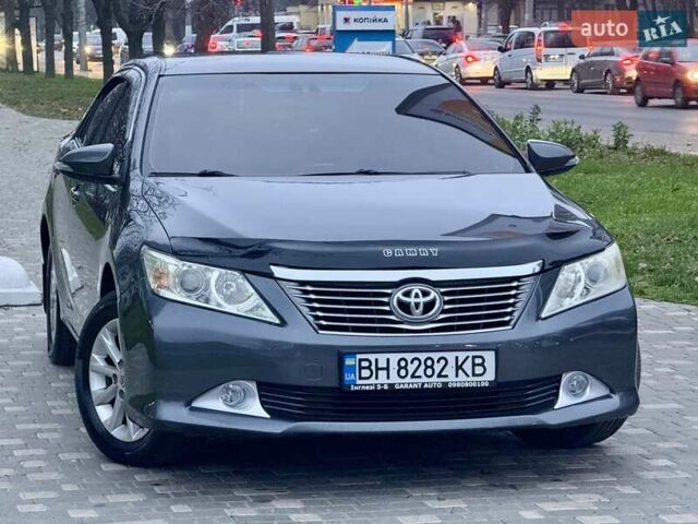 Сірий Тойота Камрі, об'ємом двигуна 2.5 л та пробігом 271 тис. км за 11900 $, фото 26 на Automoto.ua