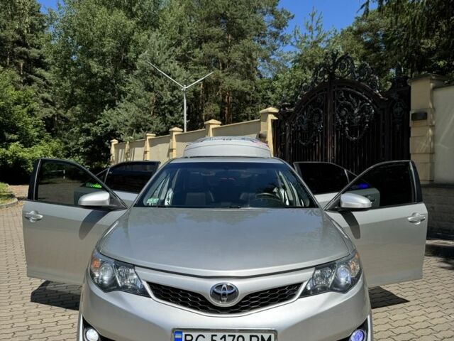 Серый Тойота Камри, объемом двигателя 2.5 л и пробегом 175 тыс. км за 15000 $, фото 22 на Automoto.ua