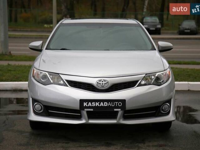 Сірий Тойота Камрі, об'ємом двигуна 2.49 л та пробігом 210 тис. км за 15500 $, фото 1 на Automoto.ua