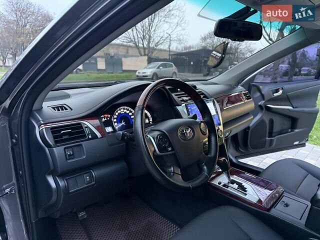 Сірий Тойота Камрі, об'ємом двигуна 2.5 л та пробігом 271 тис. км за 11900 $, фото 40 на Automoto.ua