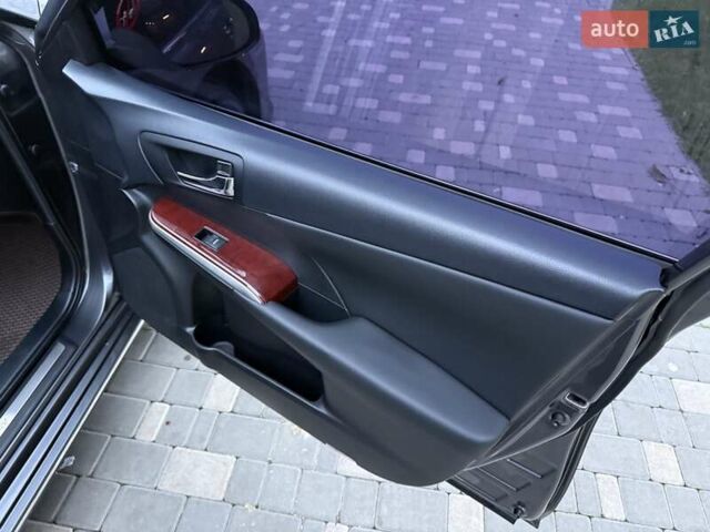 Сірий Тойота Камрі, об'ємом двигуна 2.5 л та пробігом 271 тис. км за 11900 $, фото 46 на Automoto.ua