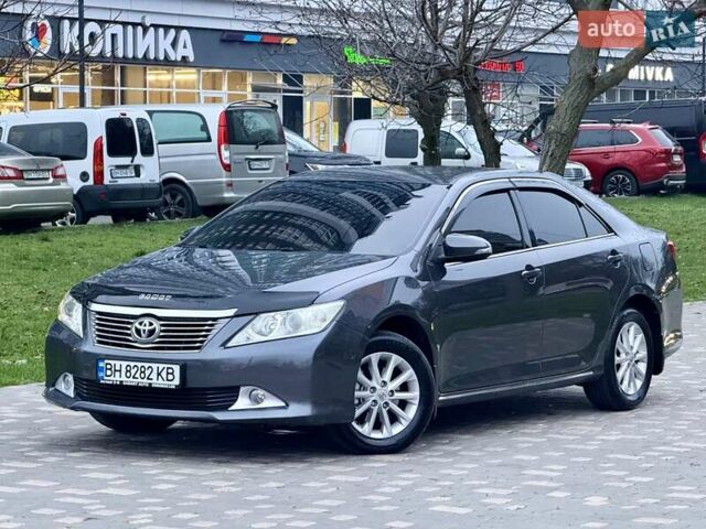 Сірий Тойота Камрі, об'ємом двигуна 2.5 л та пробігом 271 тис. км за 11900 $, фото 14 на Automoto.ua