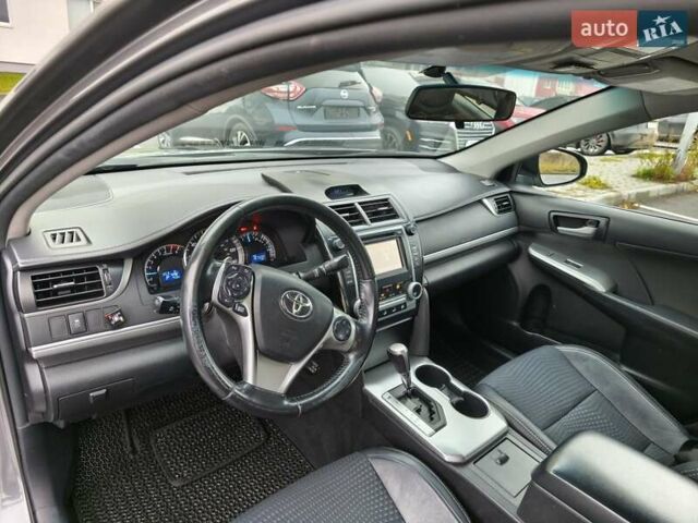 Серый Тойота Камри, объемом двигателя 2.5 л и пробегом 172 тыс. км за 11500 $, фото 10 на Automoto.ua