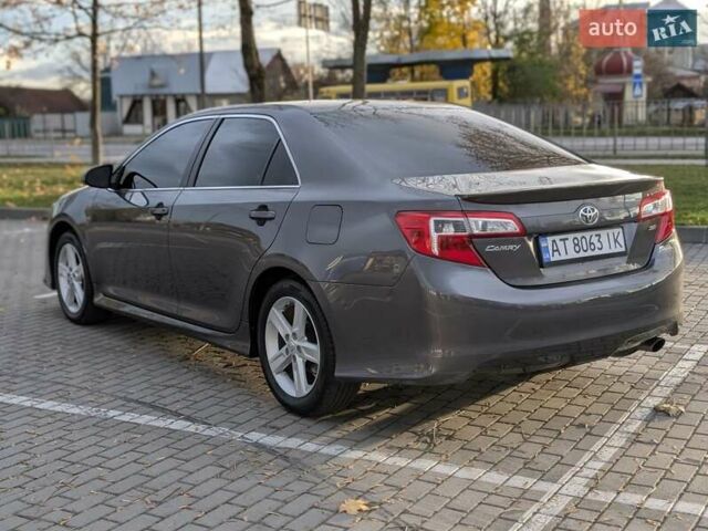 Тойота Камри 2014 в Коломые на Automoto.ua Серый Тойота Камри, объемом двигателя 2.5 л и пробегом 241 тыс. км за 10850 $, фото 2 на Automoto.ua