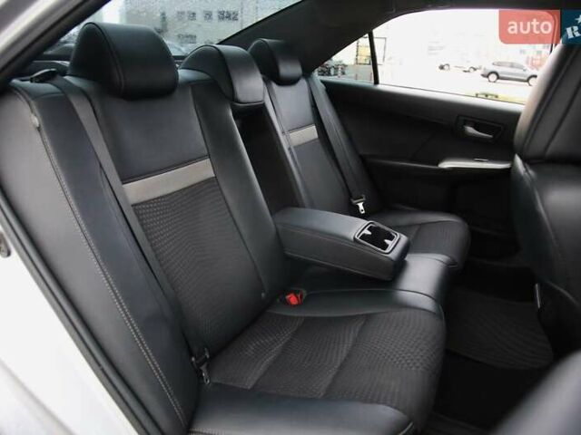 Сірий Тойота Камрі, об'ємом двигуна 2.49 л та пробігом 210 тис. км за 15500 $, фото 8 на Automoto.ua