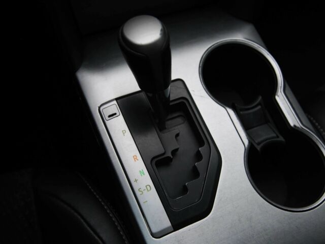 Сірий Тойота Камрі, об'ємом двигуна 2.5 л та пробігом 210 тис. км за 15500 $, фото 17 на Automoto.ua