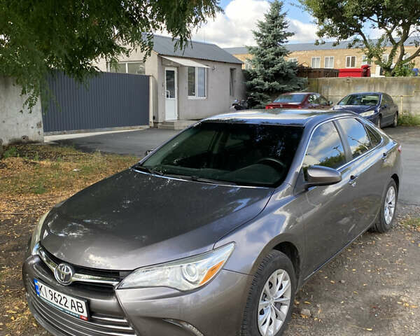 Серый Тойота Камри, объемом двигателя 2.49 л и пробегом 165 тыс. км за 12800 $, фото 13 на Automoto.ua