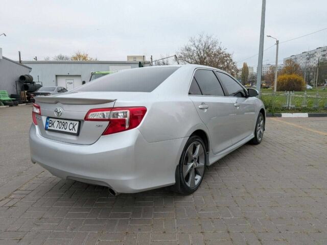 Серый Тойота Камри, объемом двигателя 2.5 л и пробегом 200 тыс. км за 14500 $, фото 2 на Automoto.ua