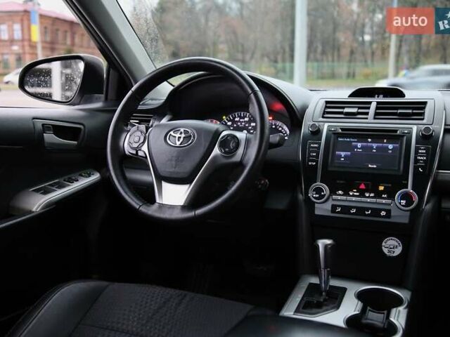 Сірий Тойота Камрі, об'ємом двигуна 2.49 л та пробігом 210 тис. км за 15500 $, фото 10 на Automoto.ua